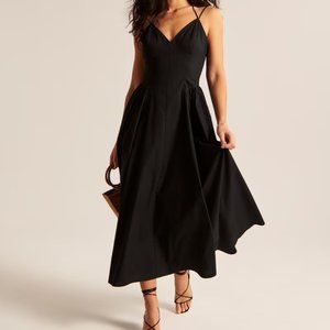 Ambercrombie & Fitch Strappy Plunge Corset Maxie